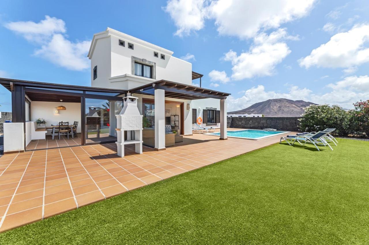 Villa Alana - Vacaciones Y Relax Playa Blanca  Exteriör bild